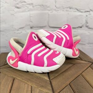 Girl's Athleisure Nike Dynamo Go 2 EasyOn Slip. Toddler size 6